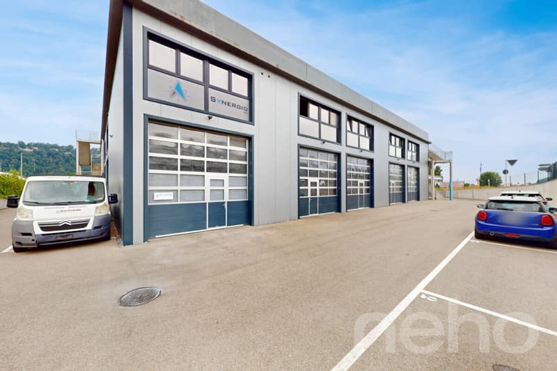 Multi-purpose venue for operators or investors (12)