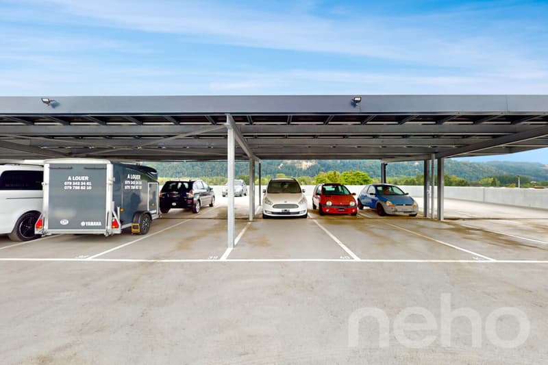 Multi-purpose venue for operators or investors (11)