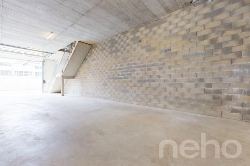 Multi-purpose venue for operators or investors (1)