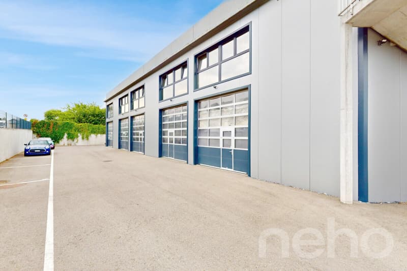 Multi-purpose venue for operators or investors (10)