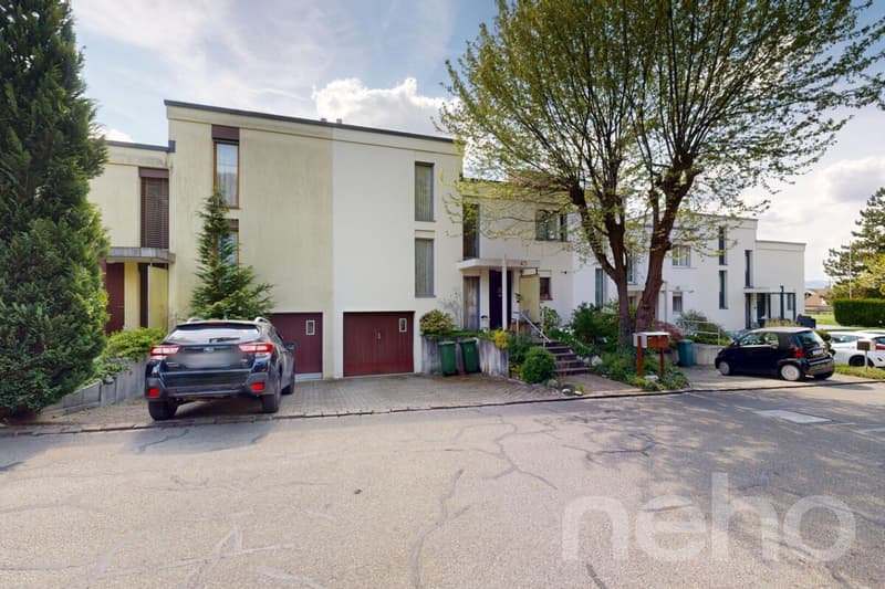Charming semi-detached house with sunny garden in Unterengstringen (11)