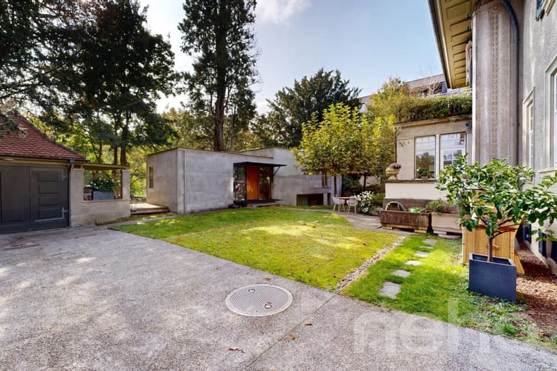 Modern Home with Garden, Garage & Welcoming Ambiance (12)