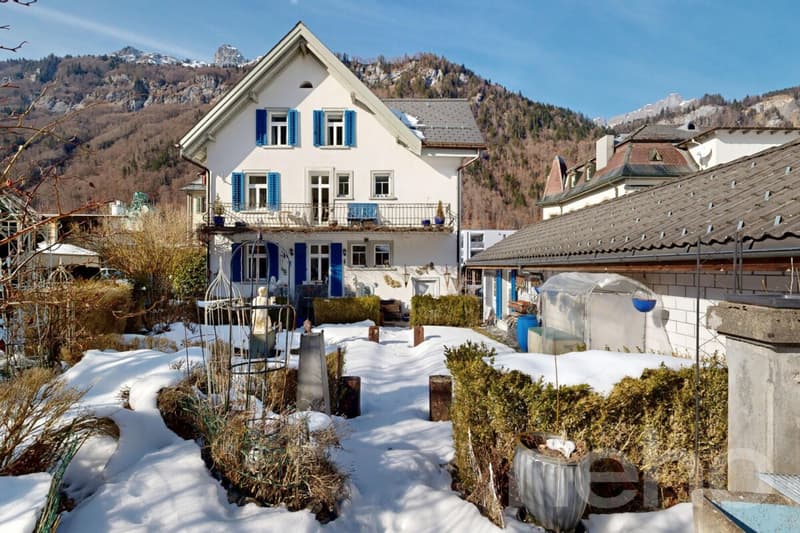 7.5 Room Single-Family House with Garden and Mountain View (3)