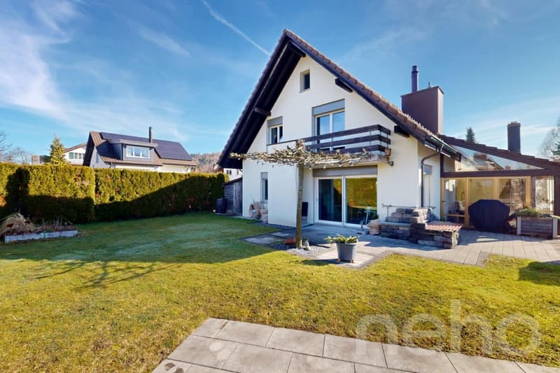 Maison de famille avec beaucoup d'espace, jardin d'hiver et terrasse ensoleillée (1)