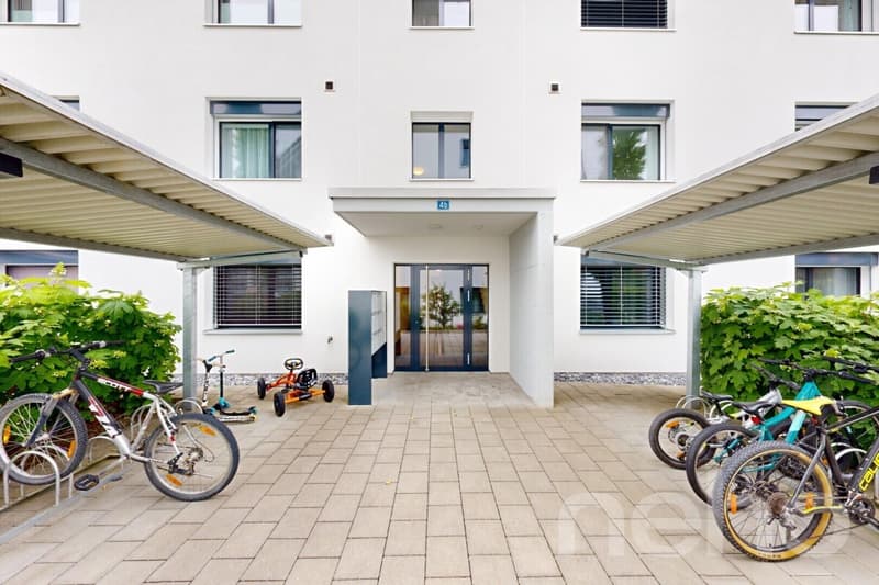 Modern 5-room apartment with large balcony in Boswil (10)