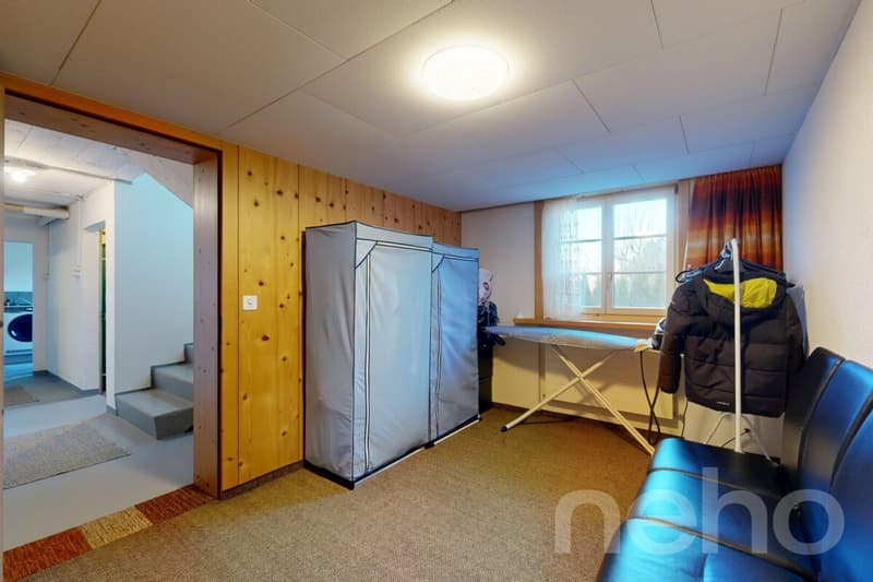 Freistehendes 6.5 Zimmer Einfamilienhaus mit Garten in Wangs (12)