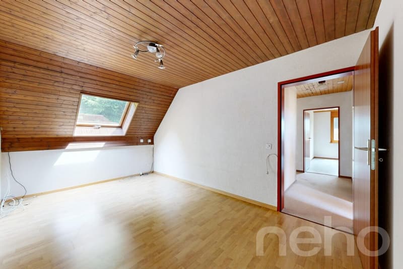Casa unifamiliare con grande potenziale in un quartiere residenziale tranquillo (8)