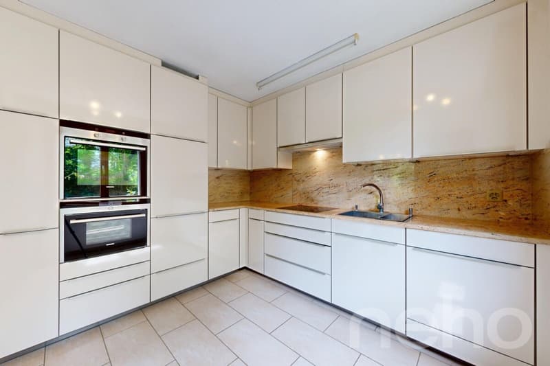 Casa unifamiliare con grande potenziale in un quartiere residenziale tranquillo (4)