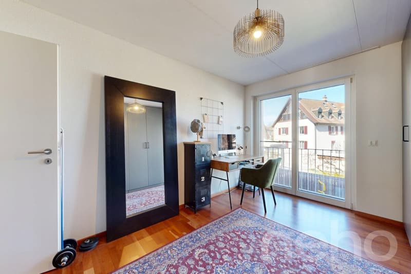 Stylish 3.5-room apartment with balcony and parking space (10)