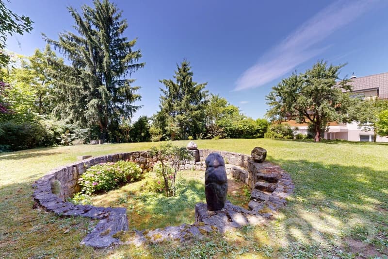 Spacious 7.5-room single-family house with garden idyll in Dornach (3)