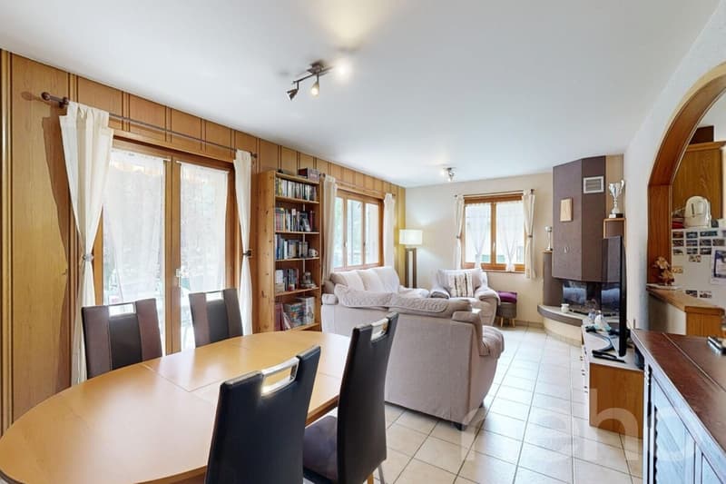 Maison mitoyenne au calme avec terrasse et garage (4)