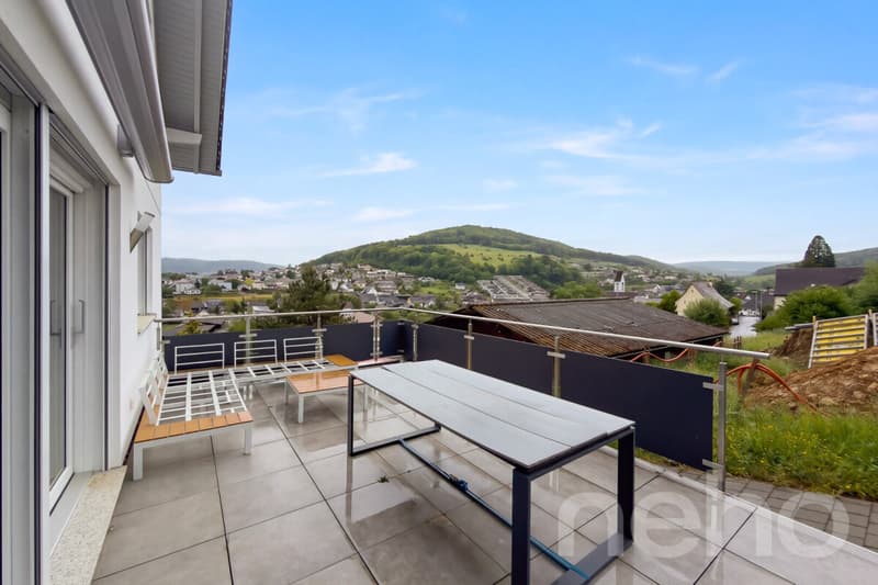 Modern two-family house with a far-reaching view and high comfort (12)