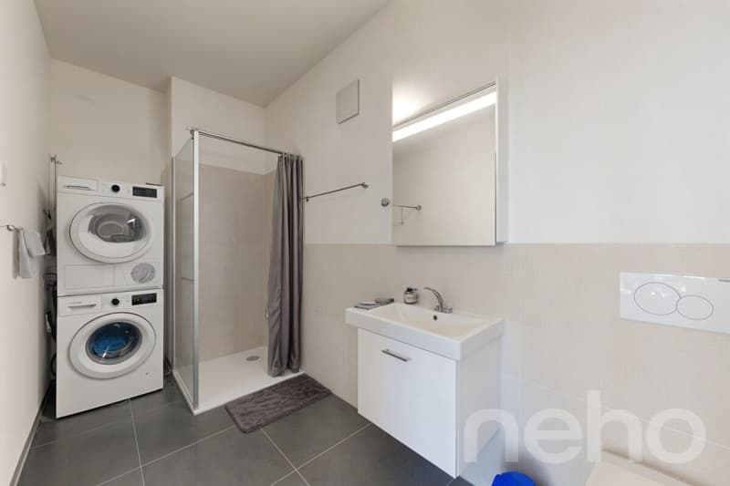 Elegantes 2.5-Zimmer-Wohnung mit schöner Deckenhöhe renoviert (9)