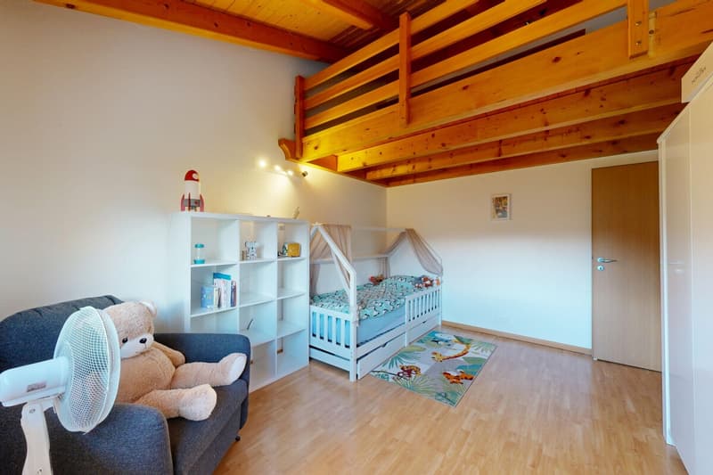 Ampia casa individuale con cucina moderna e vasta terrazza (10)