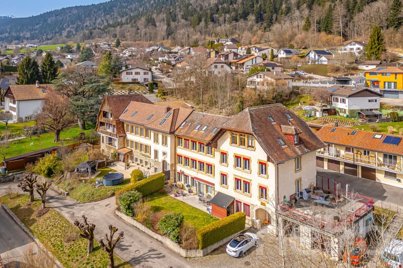 Large Family House of 400 m², 10 rooms and south exposure (1)