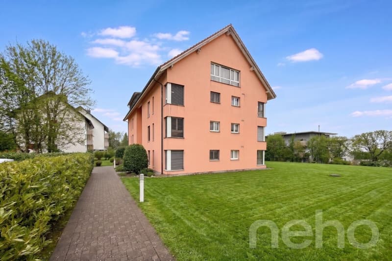Grosszügige und gepflegte Gartenwohnung an ruhiger Lage (2)