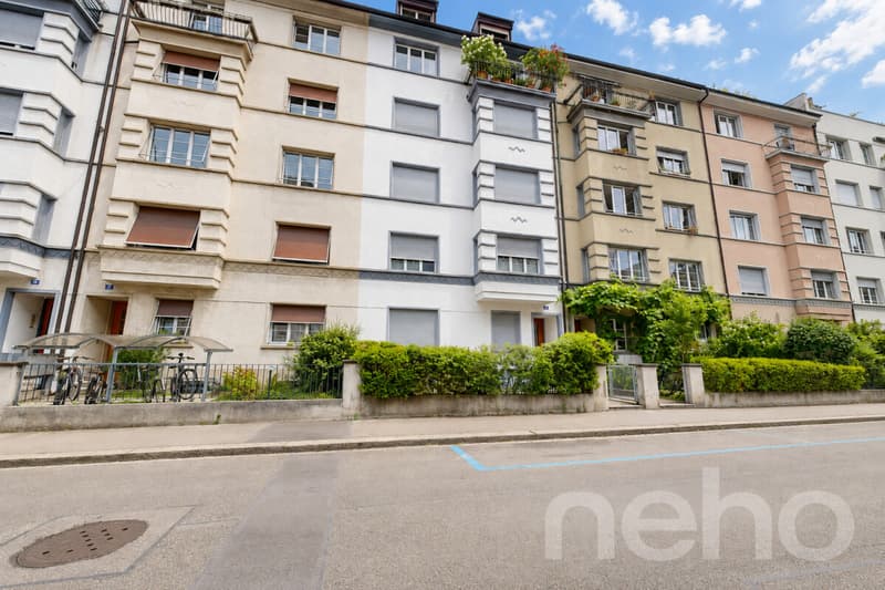 Charming 3.5-room attic apartment with balcony in a quiet location in Basel (12)