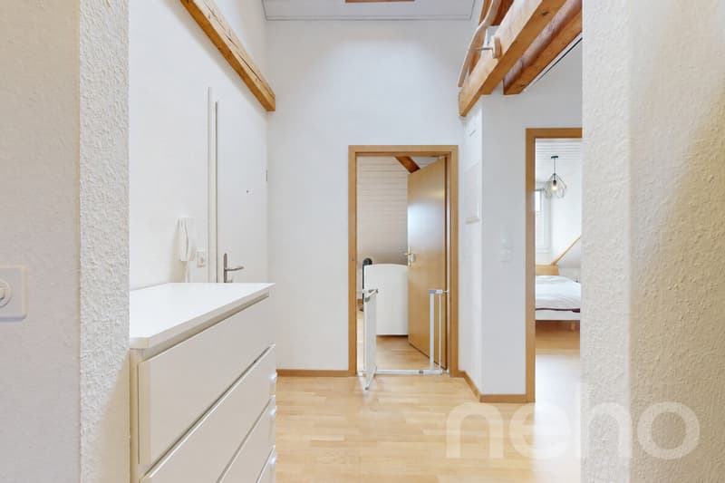 Charming 3.5-room attic apartment with balcony in a quiet location in Basel (4)