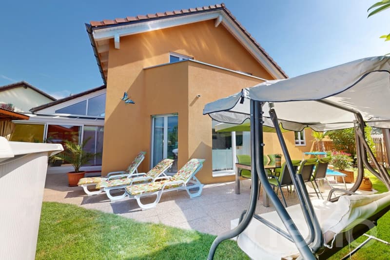 Schönes Familienhaus mit Pool und Sommerküche in ruhiger Lage (12)