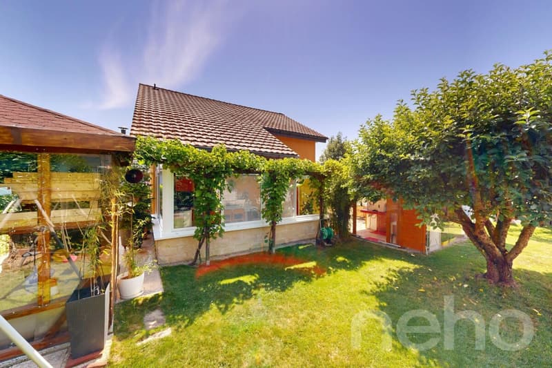 Schönes Familienhaus mit Pool und Sommerküche in ruhiger Lage (4)