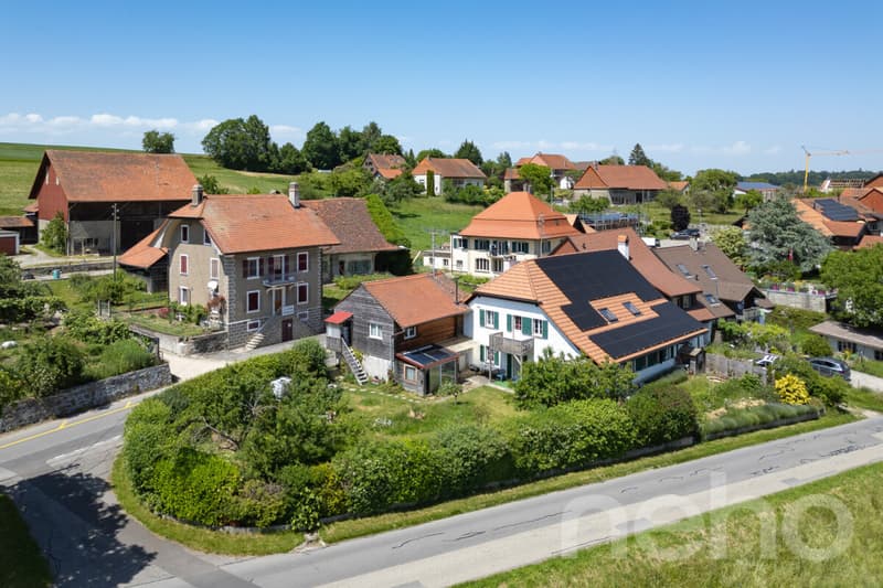 Maison de caractère avec 3 logements, jardin et vue ? fort potentiel (1)