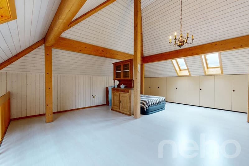 3.5 Zimmer Maisonette mit zusätzlicher Galerie, Balkonen und Weitsicht (7)