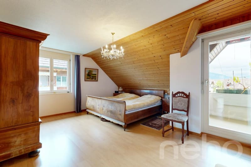 3.5 Zimmer Maisonette mit zusätzlicher Galerie, Balkonen und Weitsicht (5)