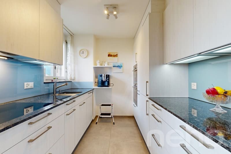 3.5 Zimmer Maisonette mit zusätzlicher Galerie, Balkonen und Weitsicht (4)