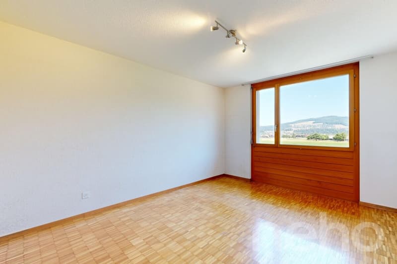 Living close to nature with a chimney, balcony, and private hobby room (5)