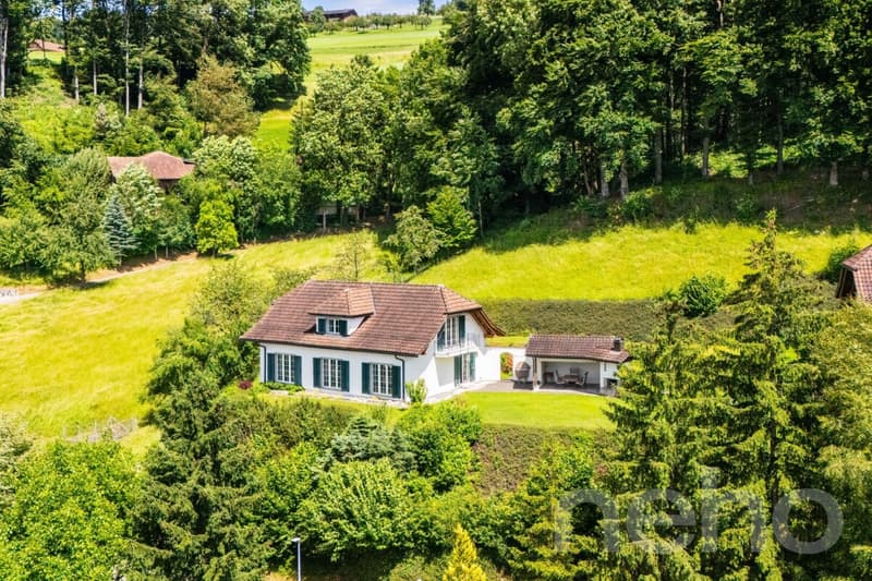 Casa unifamiliare con vista panoramica, privacy e giardino da sogno (3)