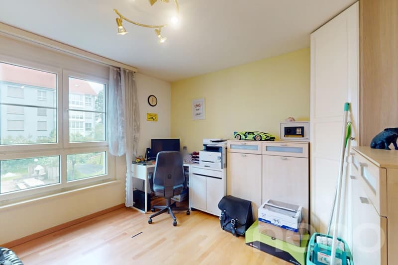 Charming 3.5-room apartment with winter garden & fireplace in Wittenbach (7)