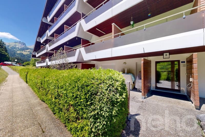 Charmant appartement de 2.5 pièces avec balcon et 2 salles d'eau (1)