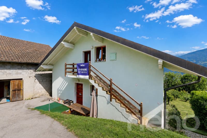 A rare property with multiple possibilities (2)