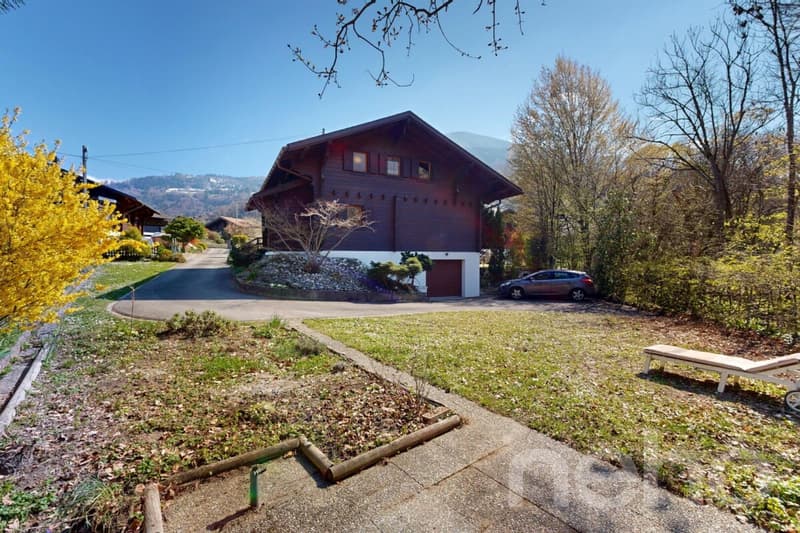 Exklusiv: Charmantes Chalet mit 4 Zimmern und großem Garten (5)