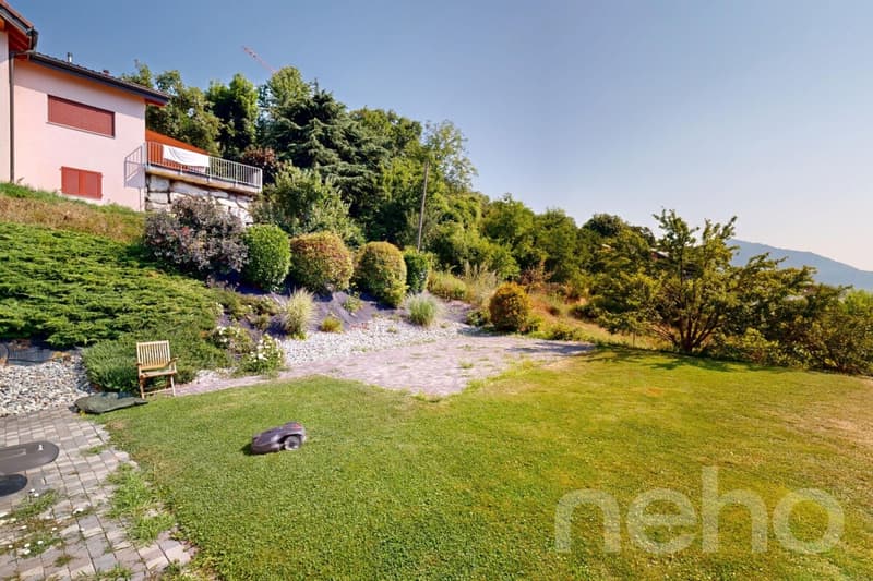 Spacious contemporary villa with panoramic views in the heart of Valais (11)