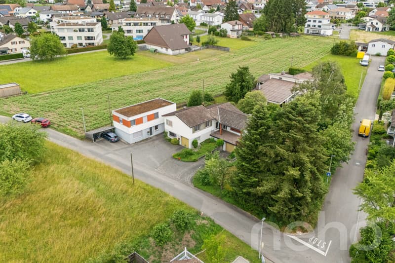 Single-family house with separate studio (3)