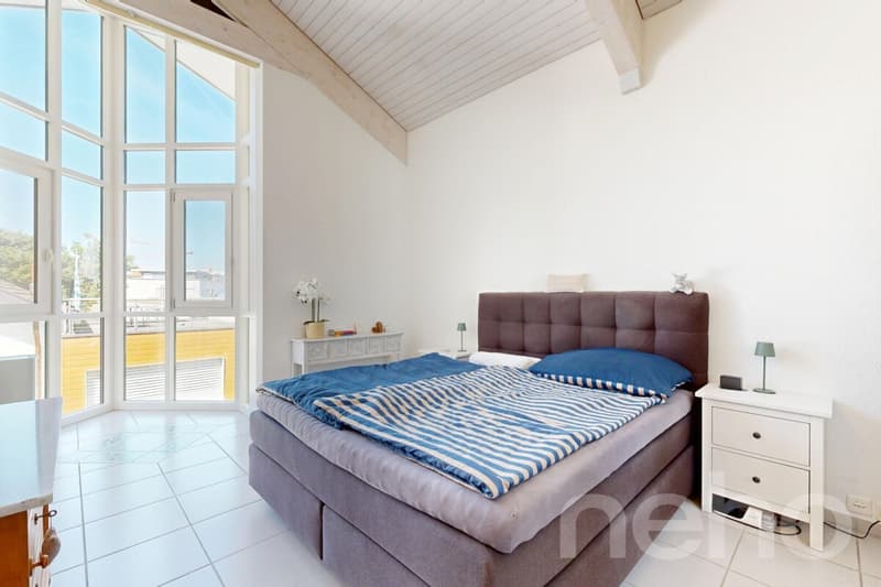 Appartement mansardé de 4,5 pièces inondé de lumière avec vue sur la verdure (7)