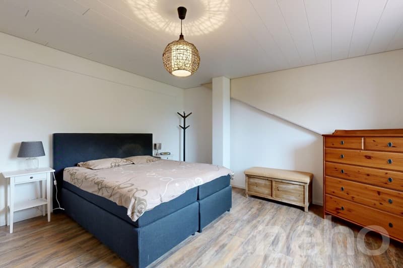 Renovated semi-detached house in Penthéréaz! (8)