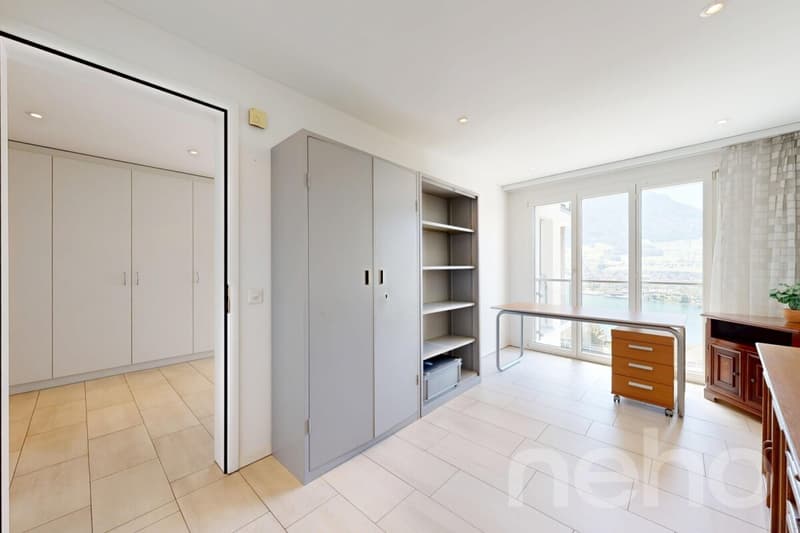 Exclusive terrace apartment with panoramic lake view (11)