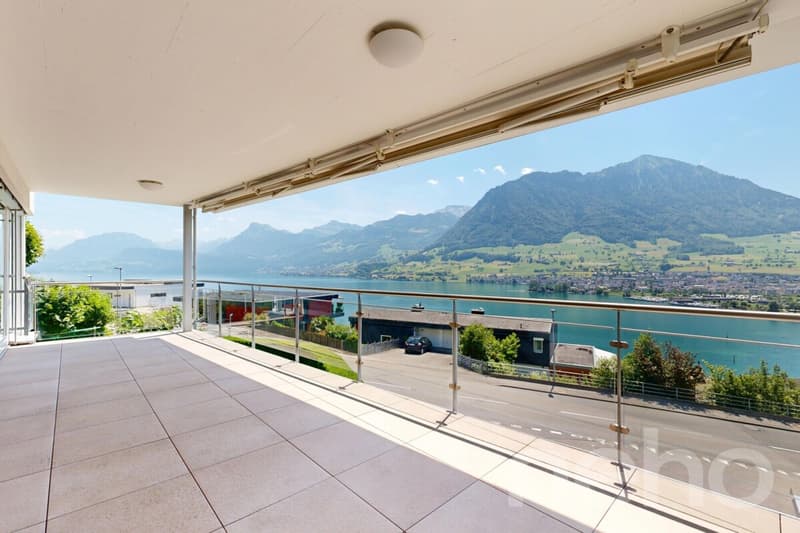 Exclusive terrace apartment with panoramic lake view (12)