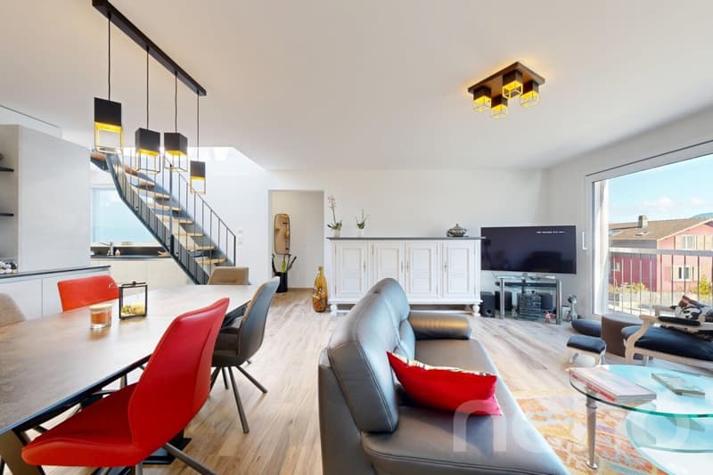 Elegantes 4,5-Zimmer-Wohnung, Licht und atemberaubender Blick (1)