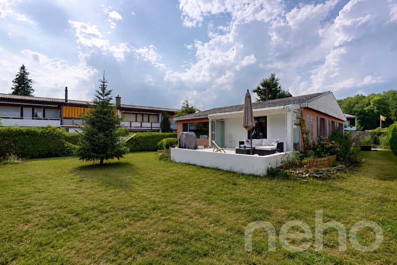 Modernisiertes Einfamilienhaus mit Designküche und Wintergarten (1)