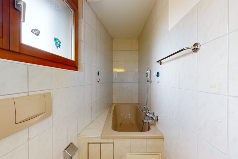 Badezimmer mit Badewanne