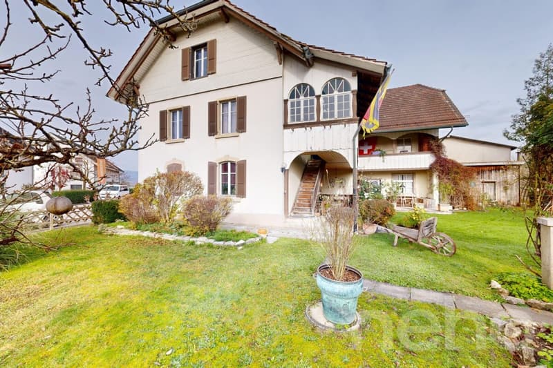 Charmantes Zweifamilienhaus mit Potenzial in Kappelen (2)