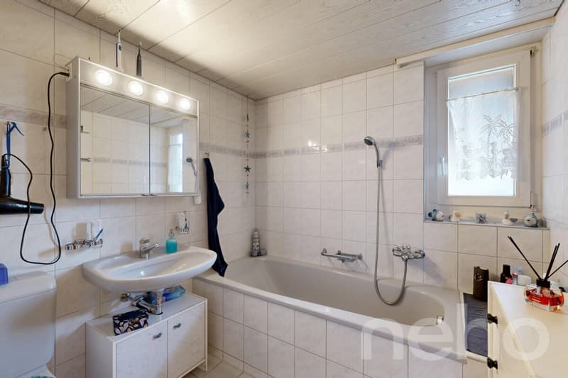 Charmantes Zweifamilienhaus mit Potenzial in Kappelen (10)