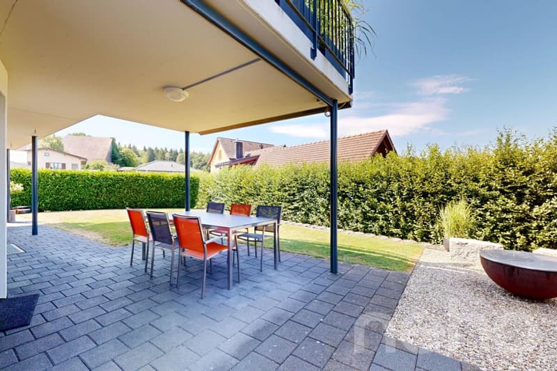 Charming family house with idyllic garden (1)