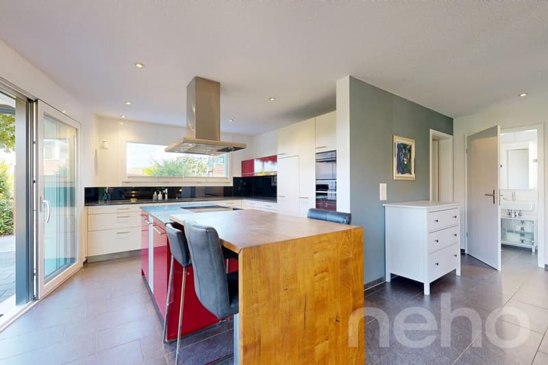 Charming family house with idyllic garden (5)