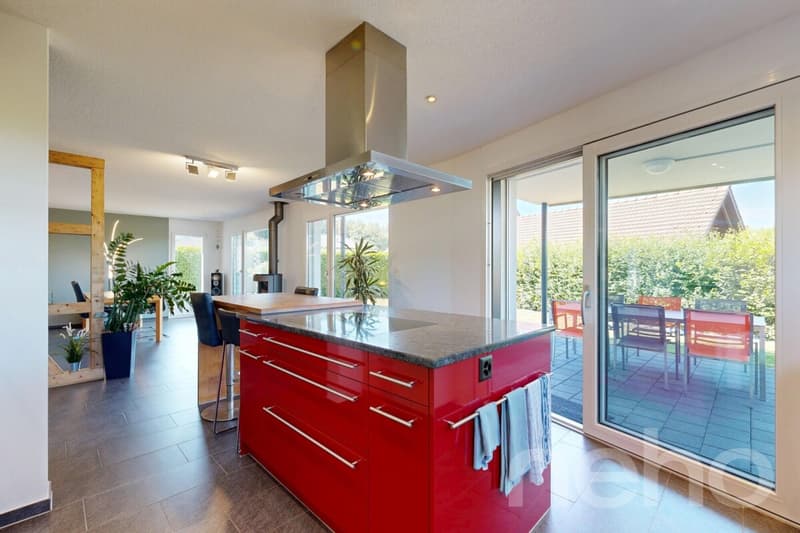 Charming family house with idyllic garden (2)
