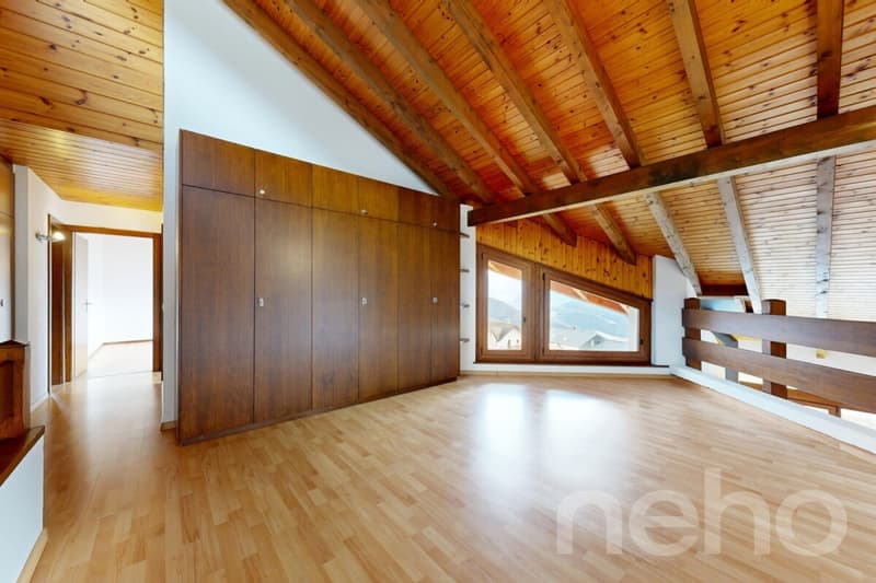 Maison spacieuse 8.5 + appartement 2.5 indépendant avec vue dégagé (9)