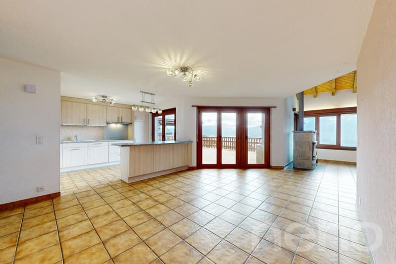 Maison spacieuse 8.5 + appartement 2.5 indépendant avec vue dégagé (8)
